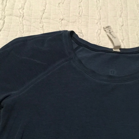 Lululemon Long Sleeve Blue Shirt, size 4 - Picture 4 of 4